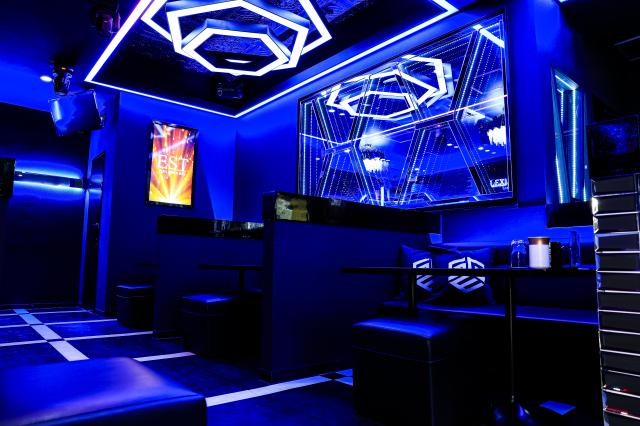 高松 ホスト EST店内3