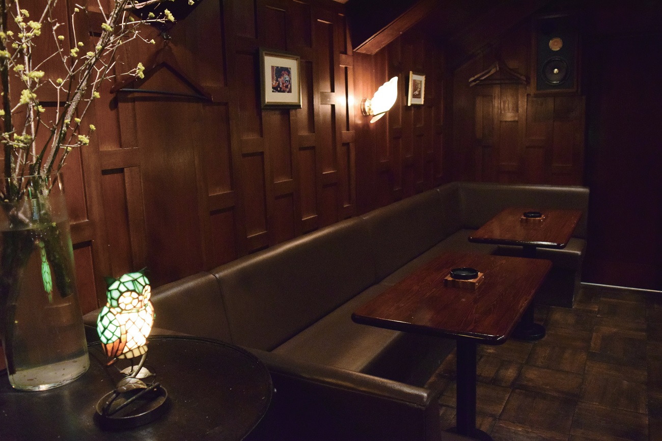  バー BAR ふくろう店内2