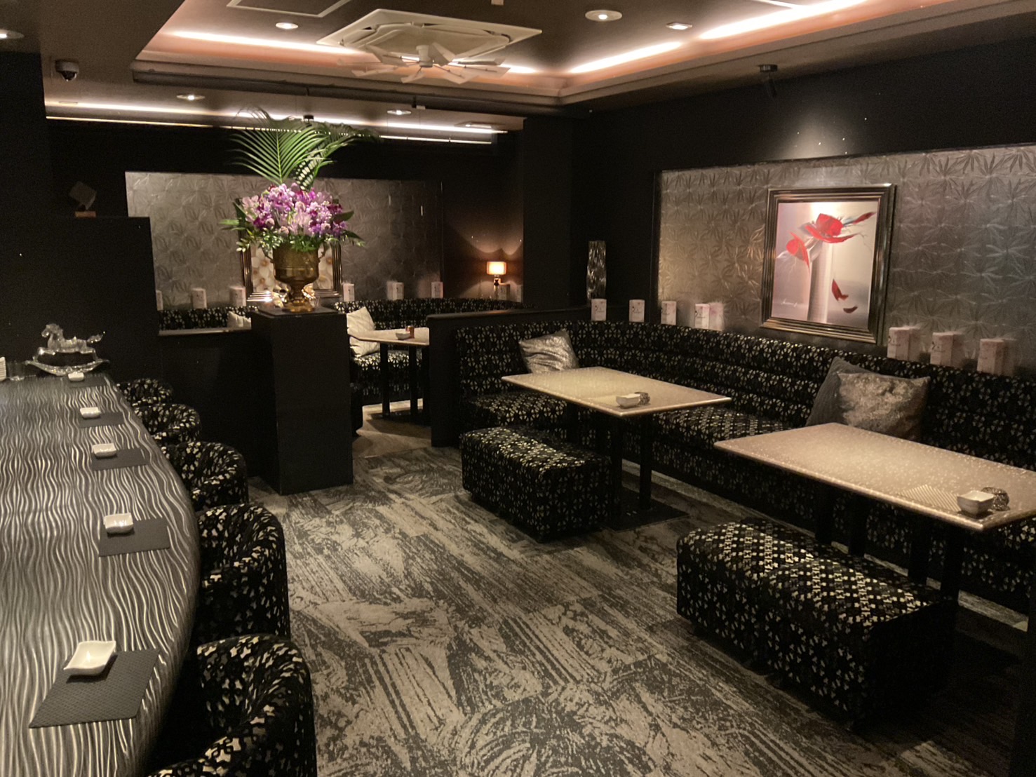 高松 ラウンジ Member's Garden店内3