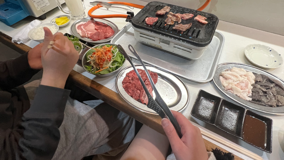 高松まで焼肉食べに行った😹あ、妹だよ