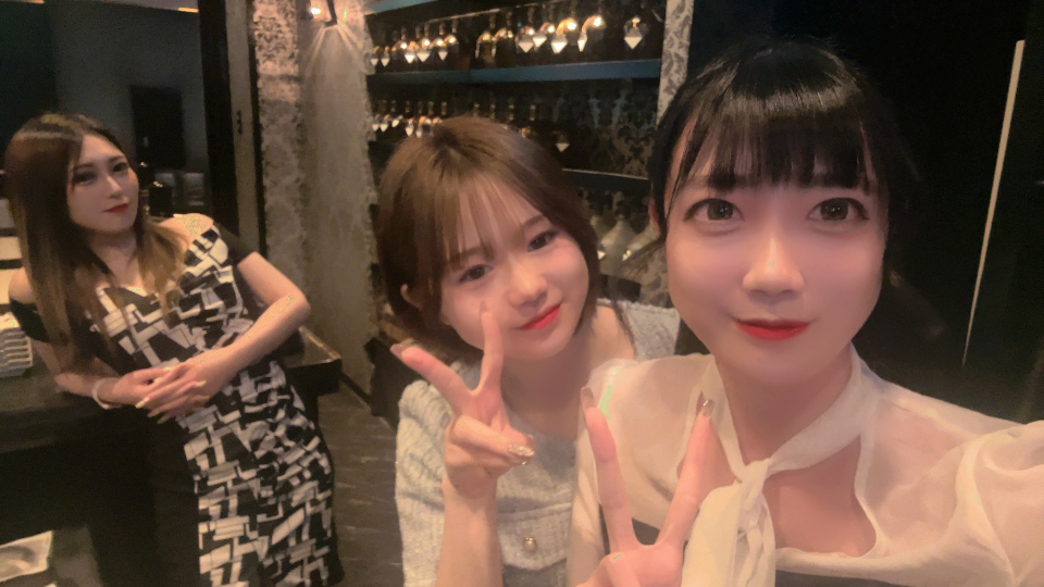 犬猿を見守る母（チーママ）🐶🐒果たしてどちらが犬でどちらが🐒なのか