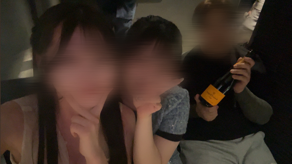 シャンパン飲んでもムラムラしたことありません🙋🏻‍♀️