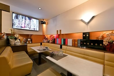  スナック La・Mure店内2