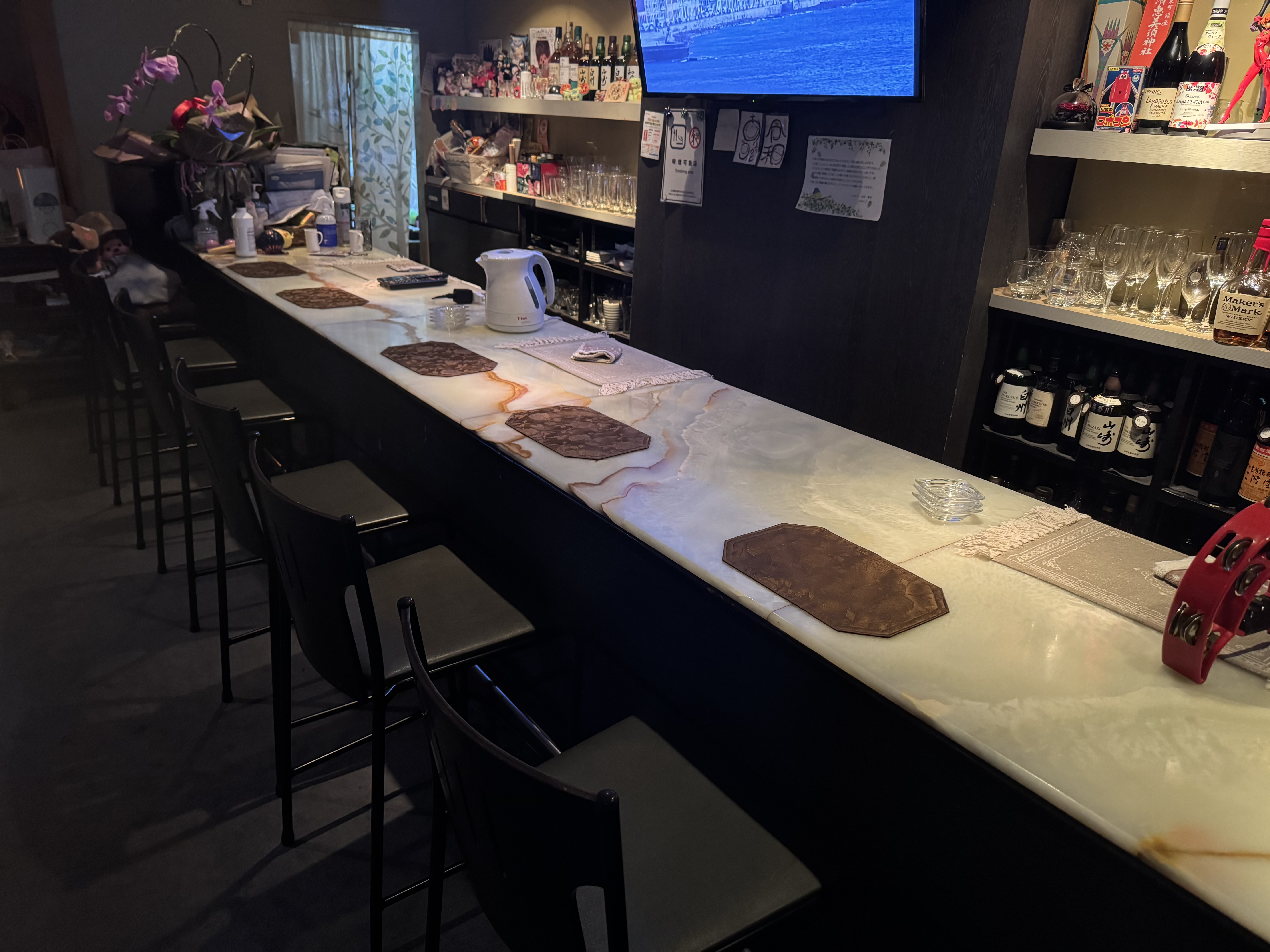  スナック Leaf店内1