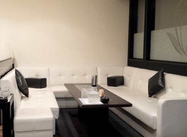  ラウンジ Lounge 美rei店内2